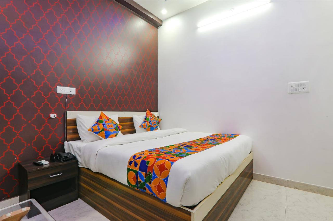 Fabexpress Ss Grand Hotel Banthra Sikandarpur Exterior photo
